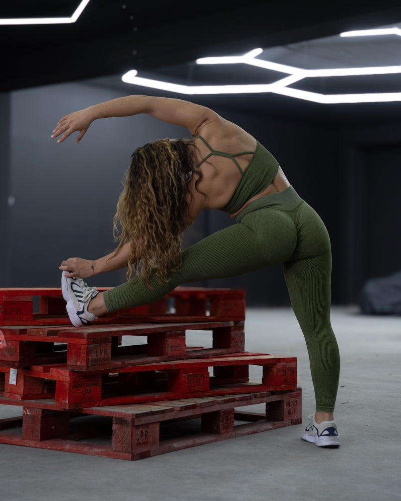 CONJUNTO DESPORTIVO OLIVE SCULPT