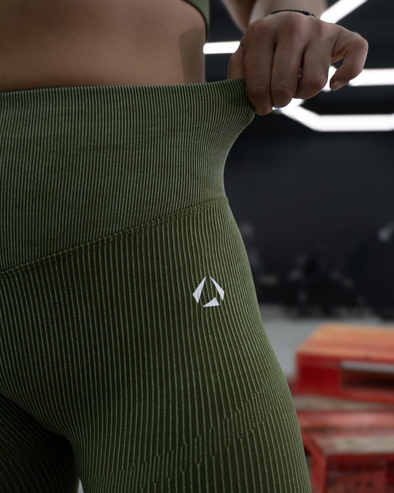 CONJUNTO DESPORTIVO OLIVE SCULPT